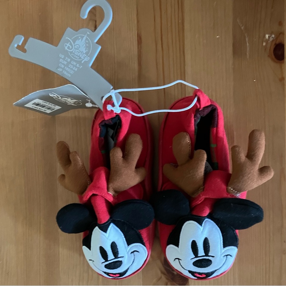 NWT Disney Red Mickey Mouse Reindeer Slippers Size 7/8 Toddler